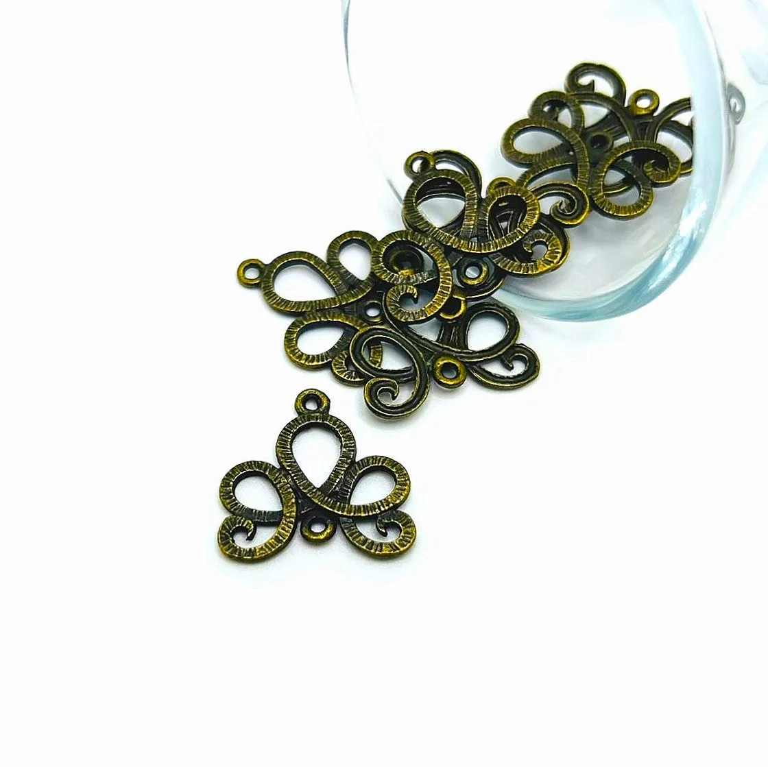 4, 20 or 50 Pieces: Bronze Decorative Knot Connector Charms